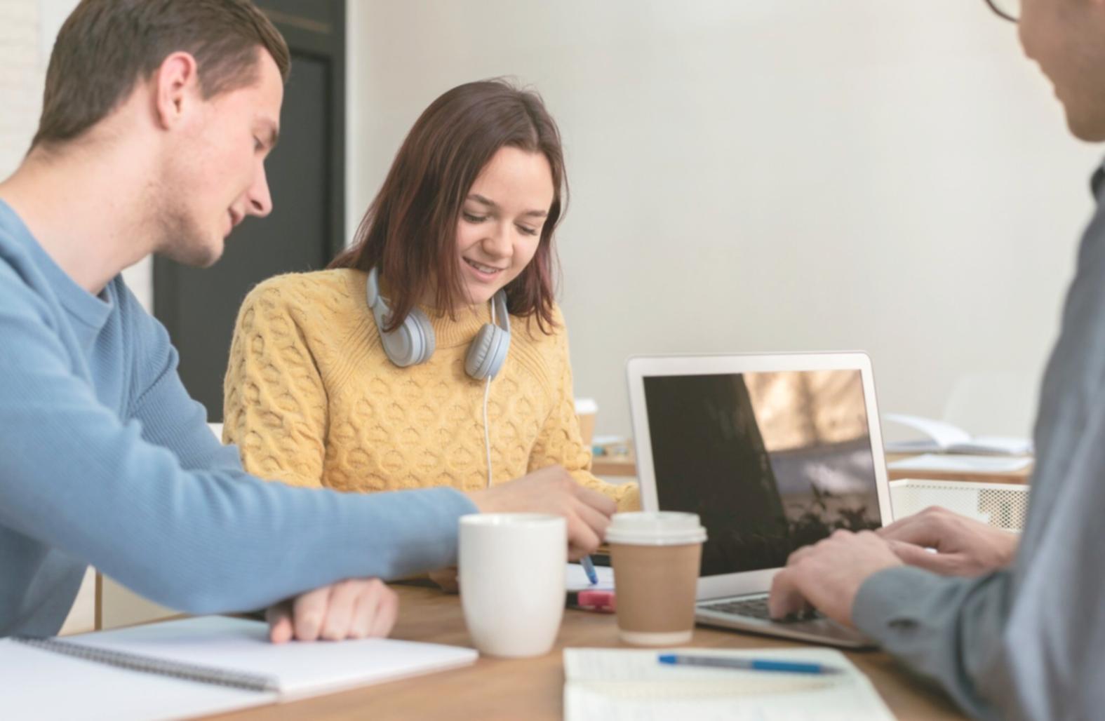 Пример пейзажной фотографии - горные массивы на рассвете